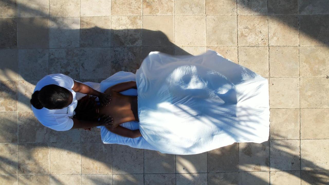 Antigua Village Beach Resort Дикенсон-Бей Экстерьер фото
